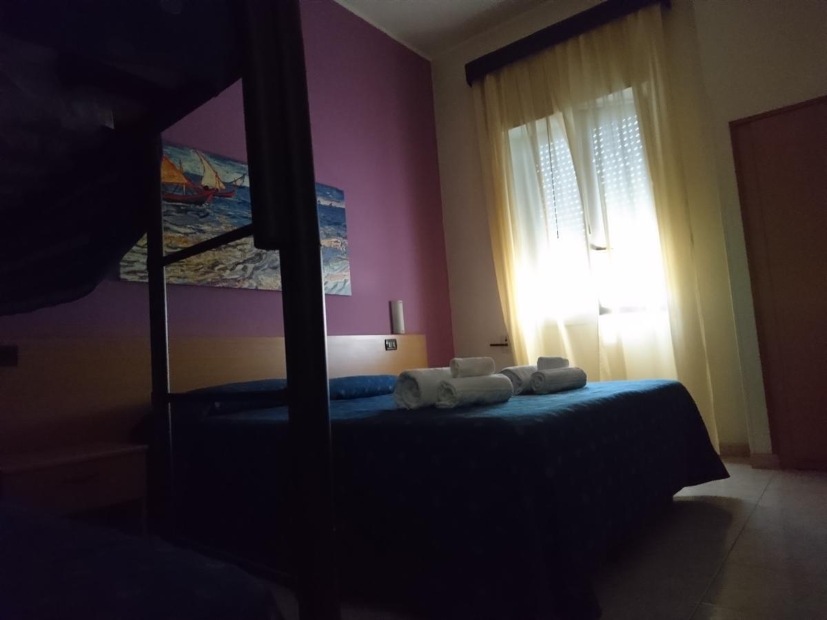 Hotel Il Riccio 切萨雷奥港 外观 照片