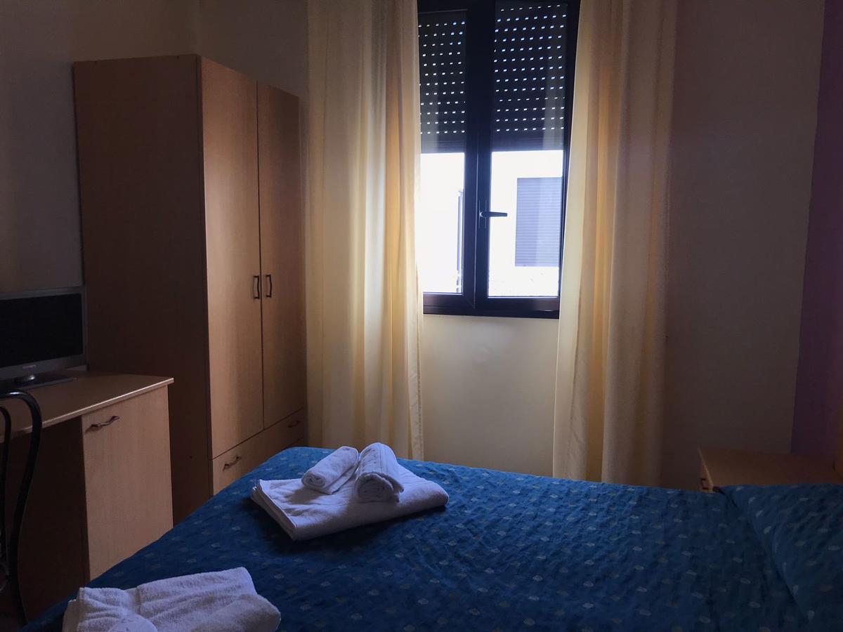 Hotel Il Riccio 切萨雷奥港 外观 照片