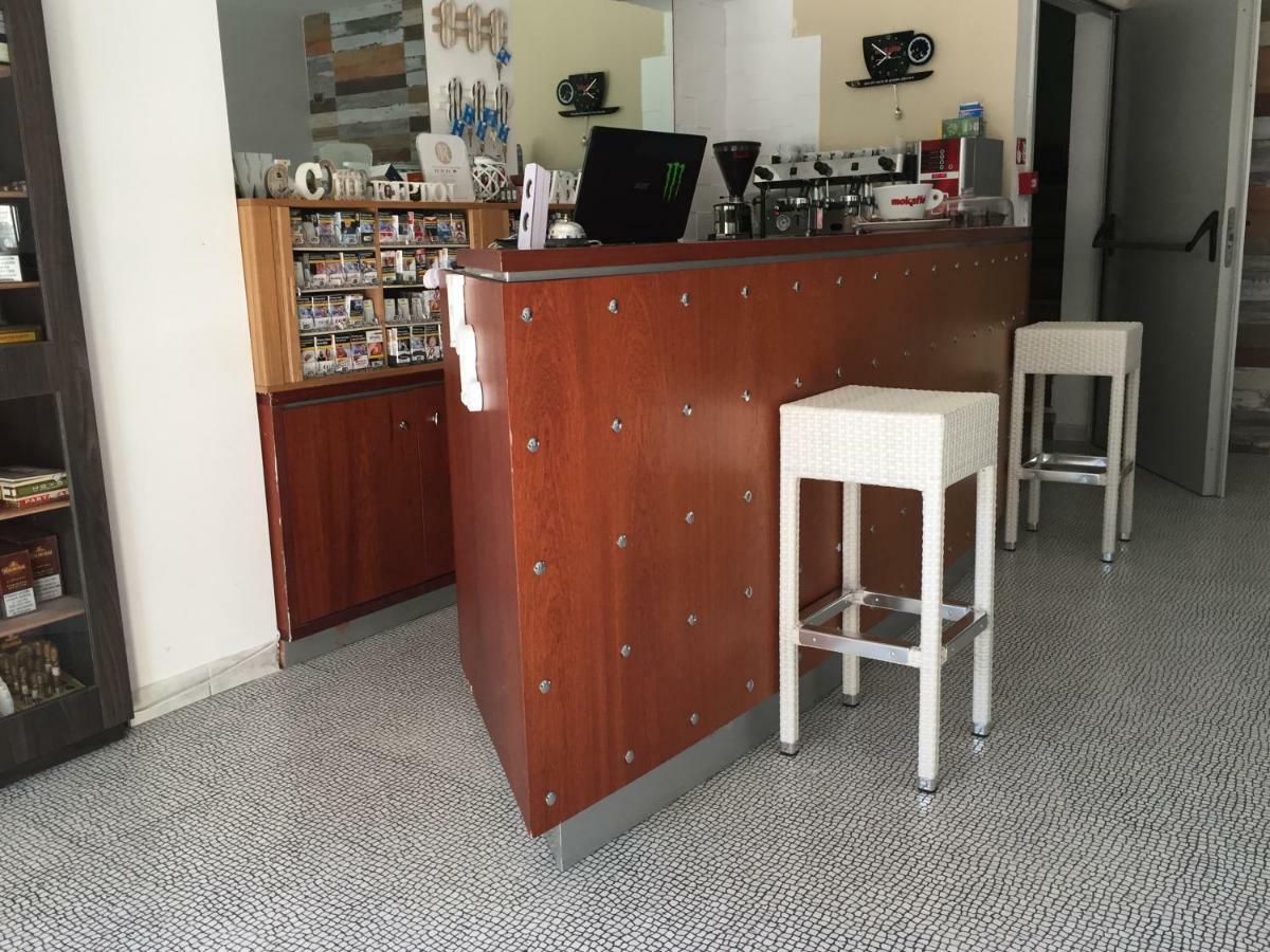 Hotel Il Riccio 切萨雷奥港 外观 照片